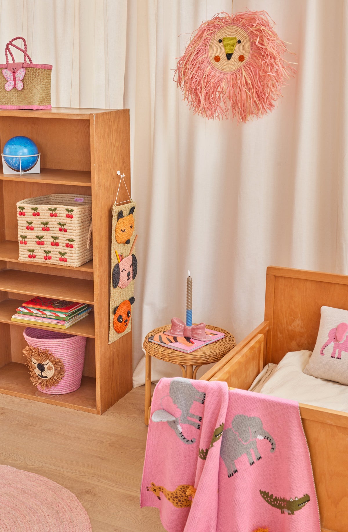 Baby Decke Tiere in Pink von RICE by RICE – Kinderzimmer - gestrickt mit Savannen-Motiven, Nohna