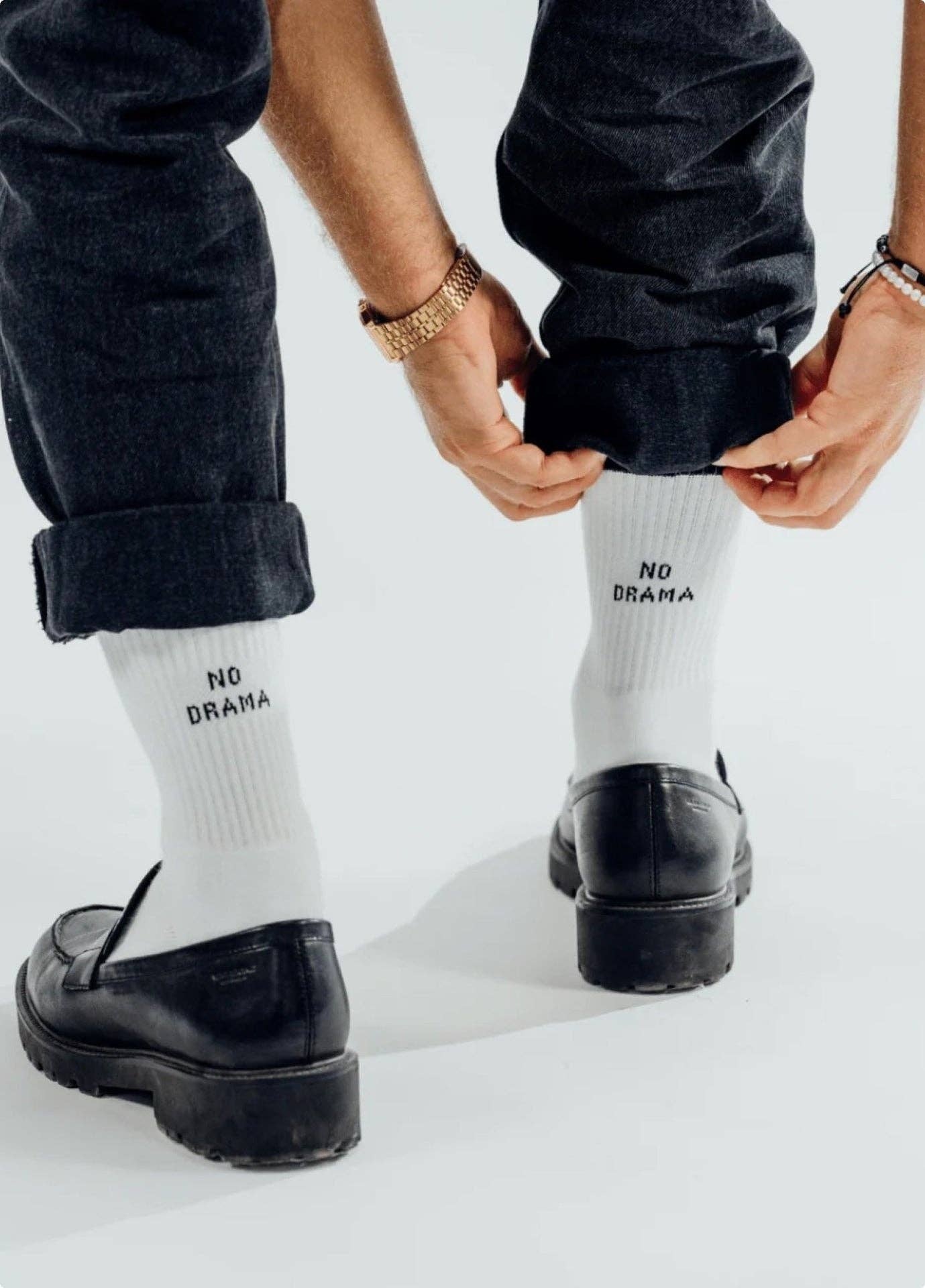 NO DRAMA Statement Socken von NBDC in Weiß mit schwarzem Schriftzug in Schuhe – Nohna