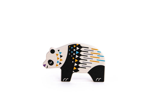 Holzfigur Pandabär aus der Serie Gefährdete Tiere von Bajo – Nohna