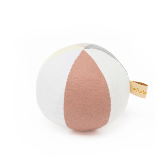 Baby Stoffball 10 cm von Ratatam in zartem Rosa – Nohna