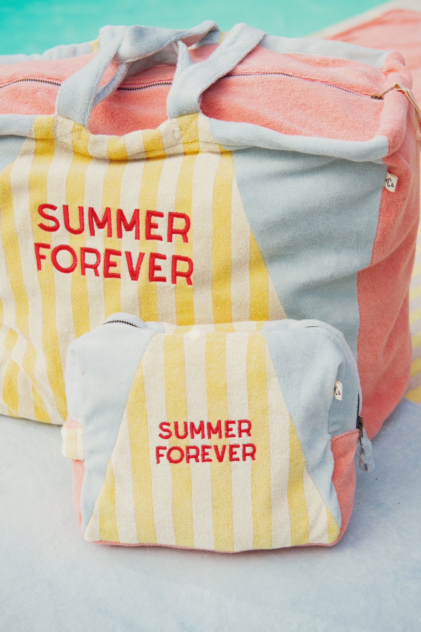 Strandtasche Summer Forever von Chamaye in Rosa, Himmelblau & Gelb – Detailansicht - Nohna