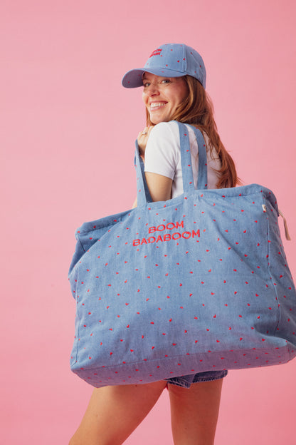 Große Tasche Boom Badaboom in Denim-Blau mit roten Herzen von Chamaye – Frau - Nohna