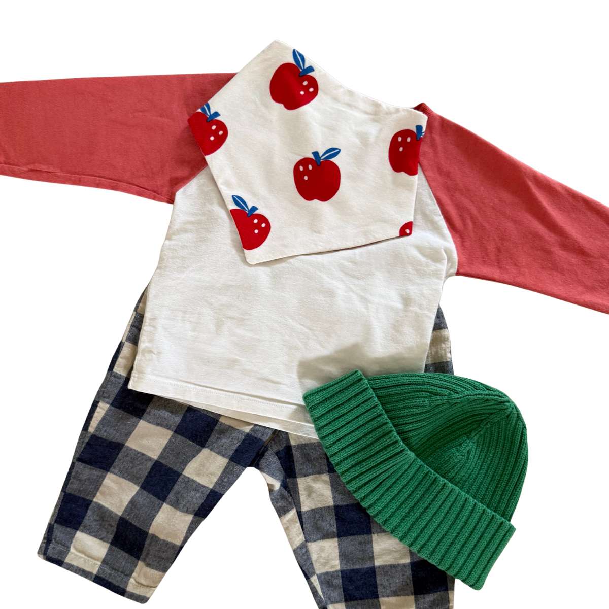 Selbstgenähtes Halstuch mit Äpfel Beispieloutfit von Nohna