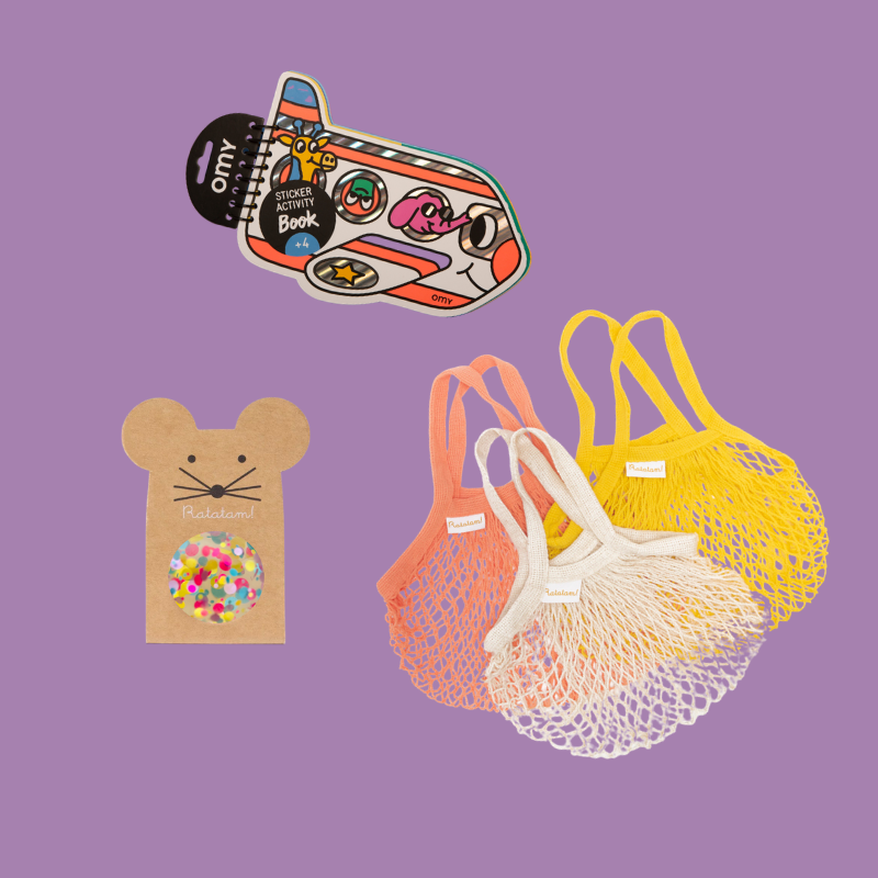 Kleines Reise-Set mit Netzbeutel Ratatam, Sticker Aktivitätsbuch Vroom und Flummi Maus Gelb – Nohna