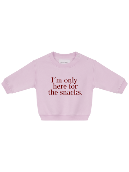 SNACKS ONLY Sweatshirt Baby & Kids in Pastellrosa mit Print und Croissant-Motiv –  Frontansicht Baby - Nohna