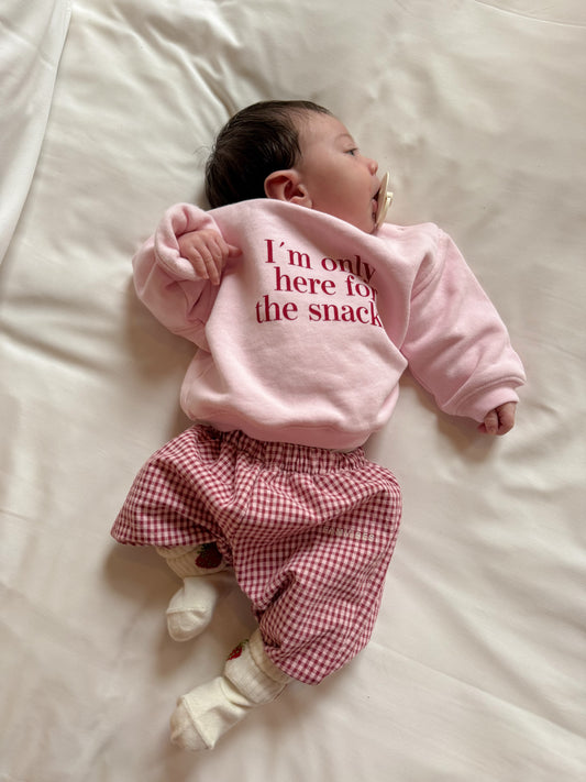 SNACKS ONLY Sweatshirt Baby & Kids in Pastellrosa mit Print und Croissant-Motiv –  Baby - Nohna