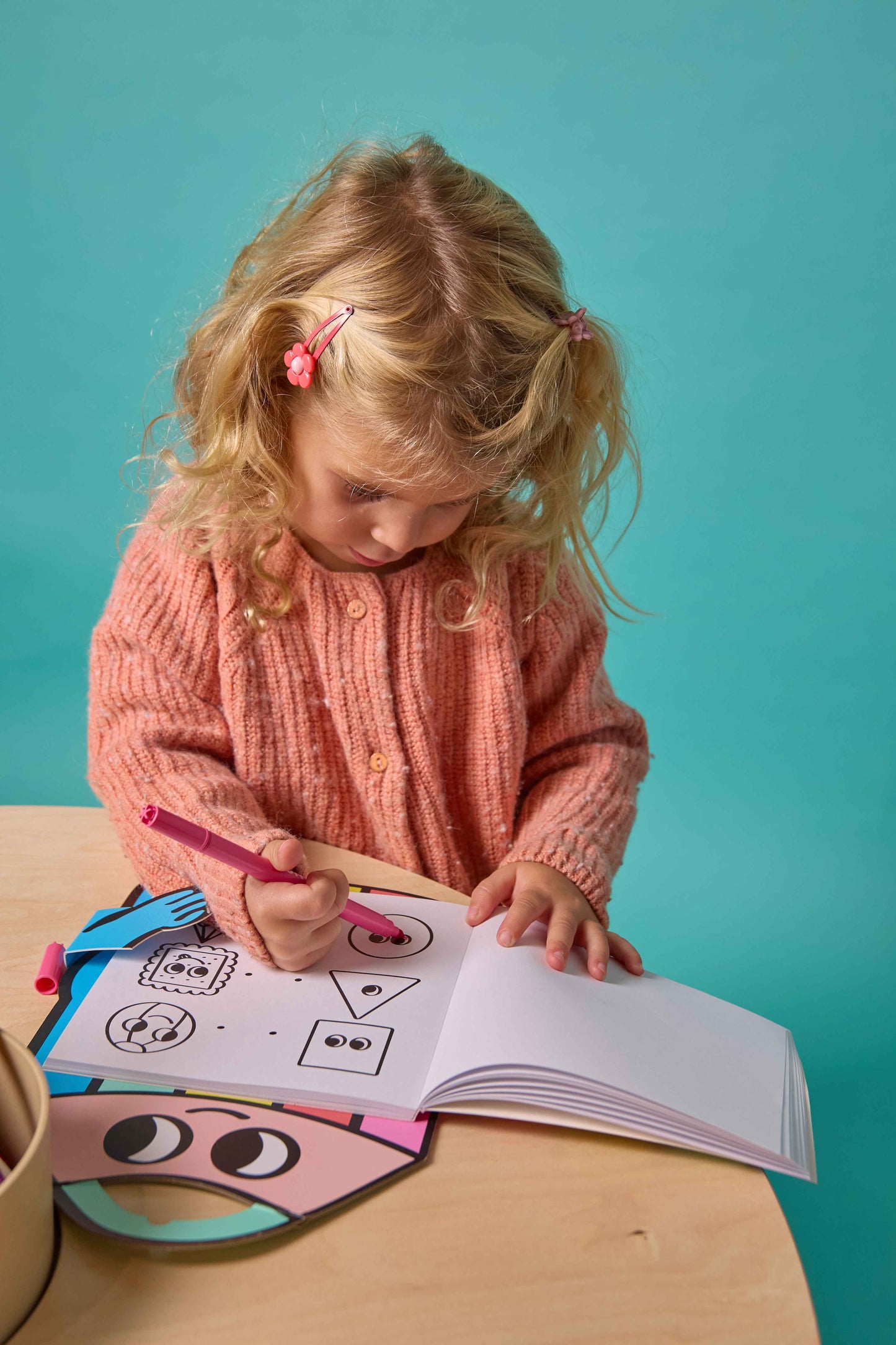 Montessori Stickerbuch Geometrische Formen von OMY für Kinder ab 3 Jahren – malen - Nohna
