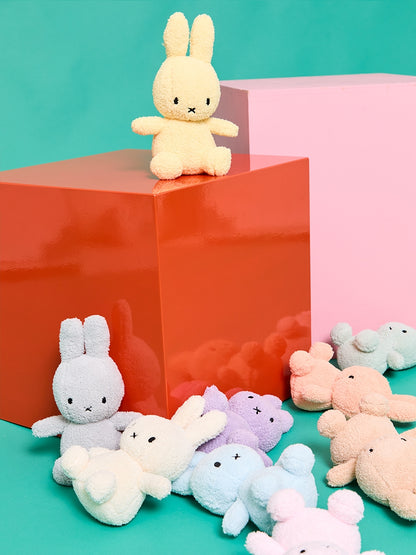 Miffy Kuscheltier Terry in Lila von Bon Ton Toys – 23 cm, Plüsch, mehrere Miffys, Nohna