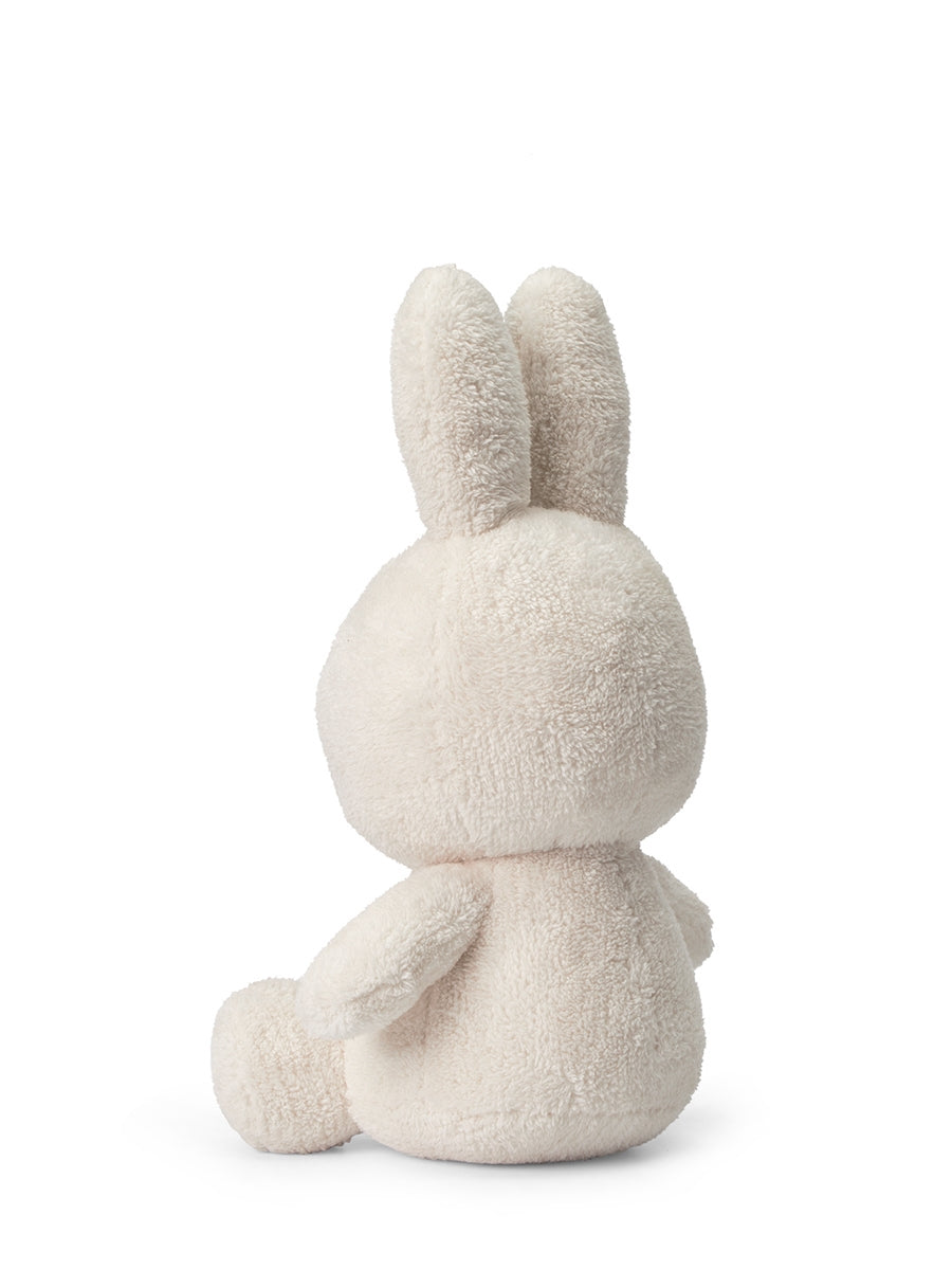 Miffy Kuscheltier Terry in Creme von Bon Ton Toys – 33 cm, Plüsch, Rückansicht, Nohna