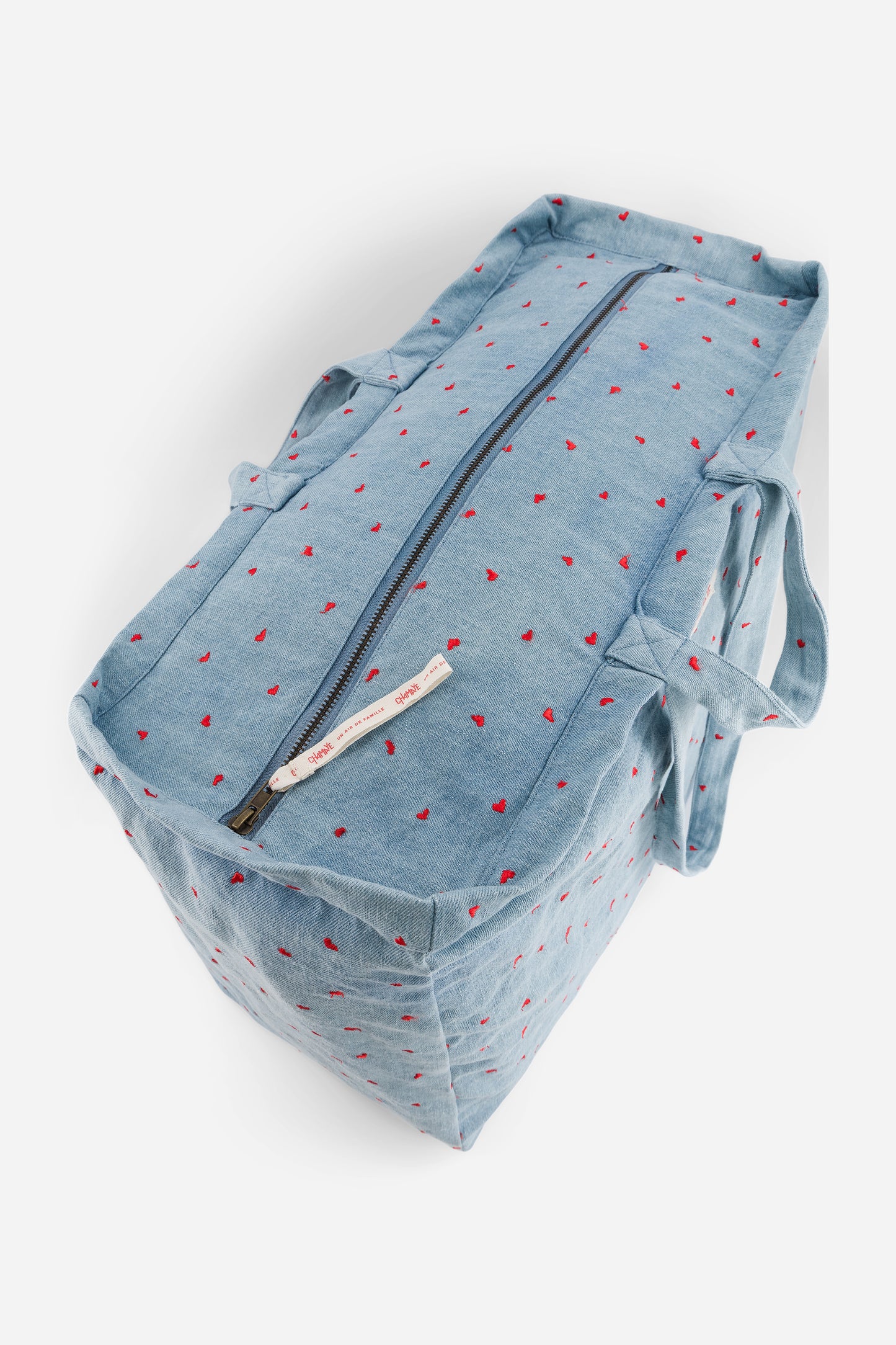 Große Tasche Boom Badaboom in Denim-Blau mit roten Herzen von Chamaye – Reißverschluss - Nohna