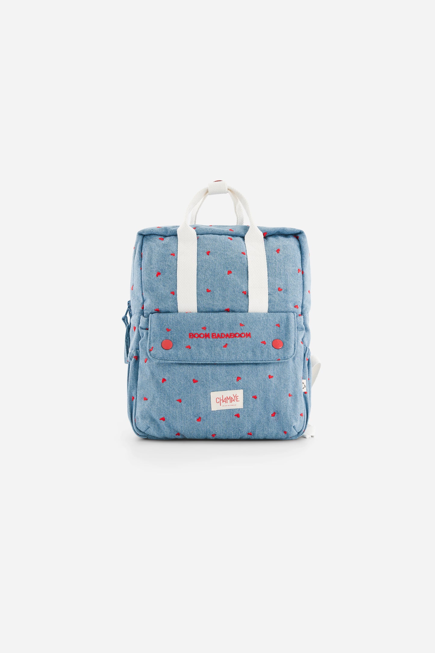 Kinderrucksack Boom Badaboom in Denim mit roten Herzen von Chamaye – Frontansicht - Nohna