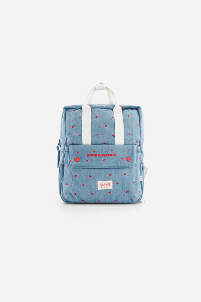 Kinderrucksack Boom Badaboom in Denim mit roten Herzen von Chamaye – Frontansicht - Nohna
