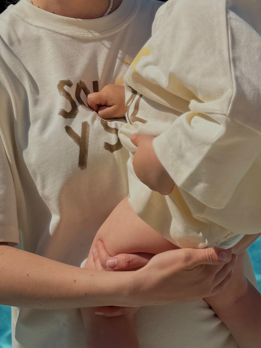 SOL Y SAL Shirt Unisex in Sun Cream mit Prints - Mama & Kind – Nohna