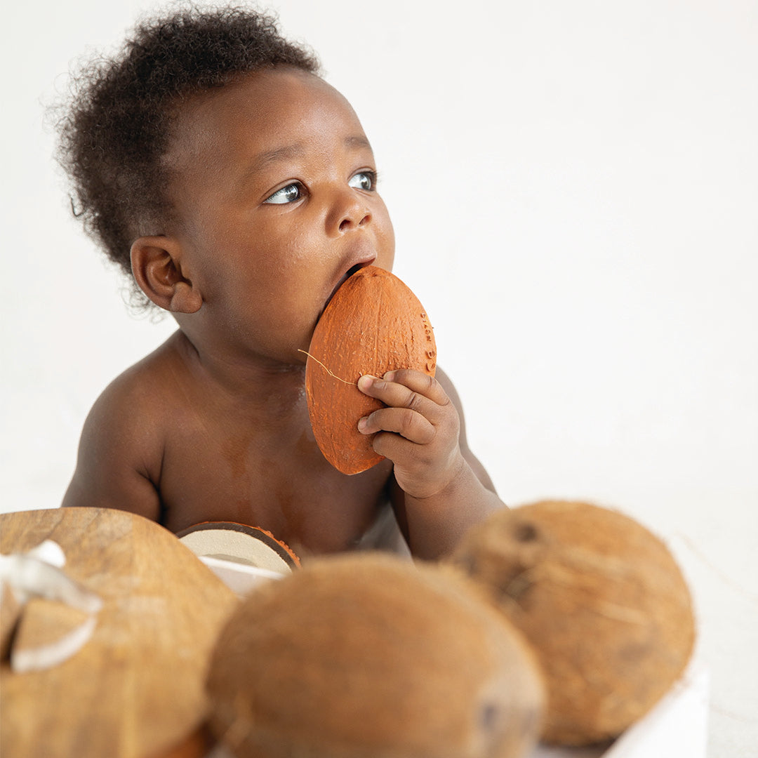 Beißring Kokosnuss von Oli & Carol aus Naturkautschuk - Baby – Nohna