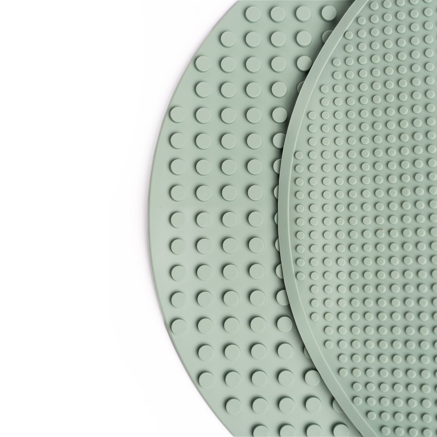 Beidseitige Sensorik Bauplatte von Inspire My Play in Smoke Green - Vorder- und Rückseite – Nohna