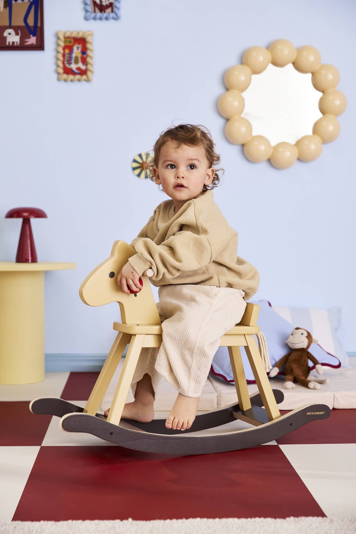 Schaukelpferd in Honiggelb von Kids Concept – Kind - Nohna