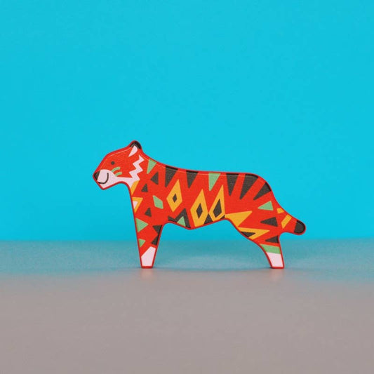 Holzfigur Tiger aus der Serie Gefährdete Tiere von Bajo – Nohna
