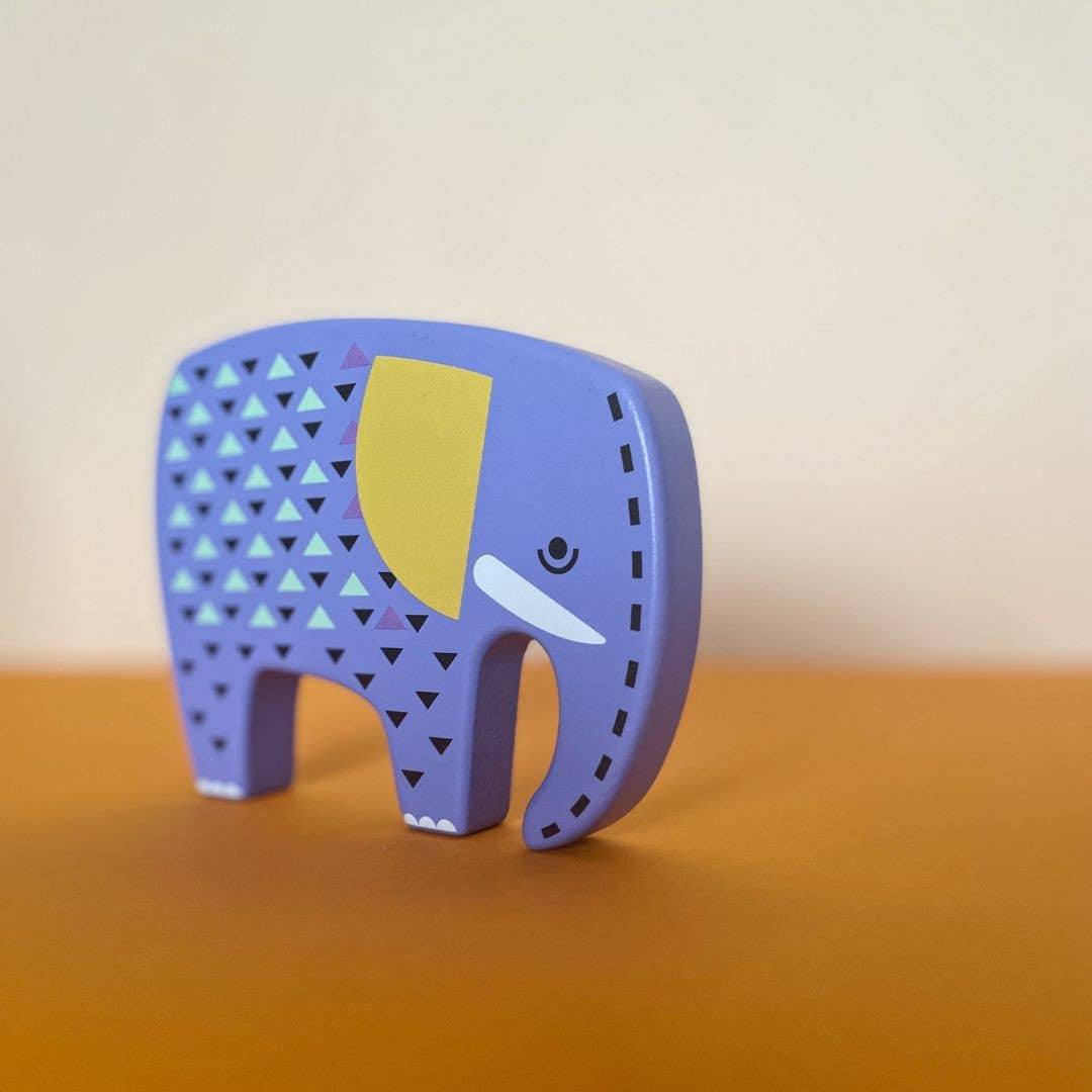 Holzfigur Elefant aus der Serie Gefährdete Tiere von Bajo – Nohna