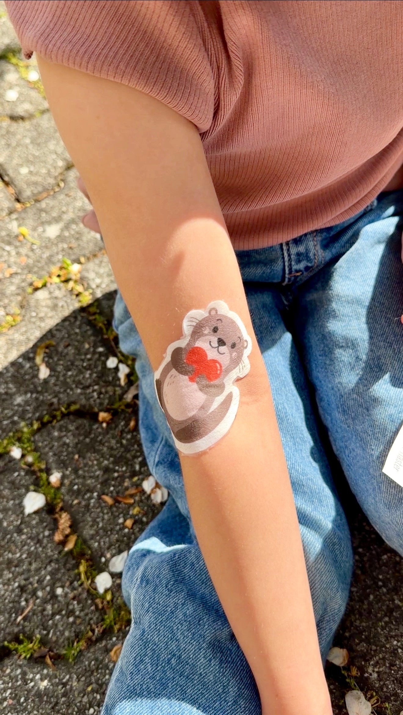 Kühlpflaster für Kinder  auf Arm – Selbstkühlend - Nohna
